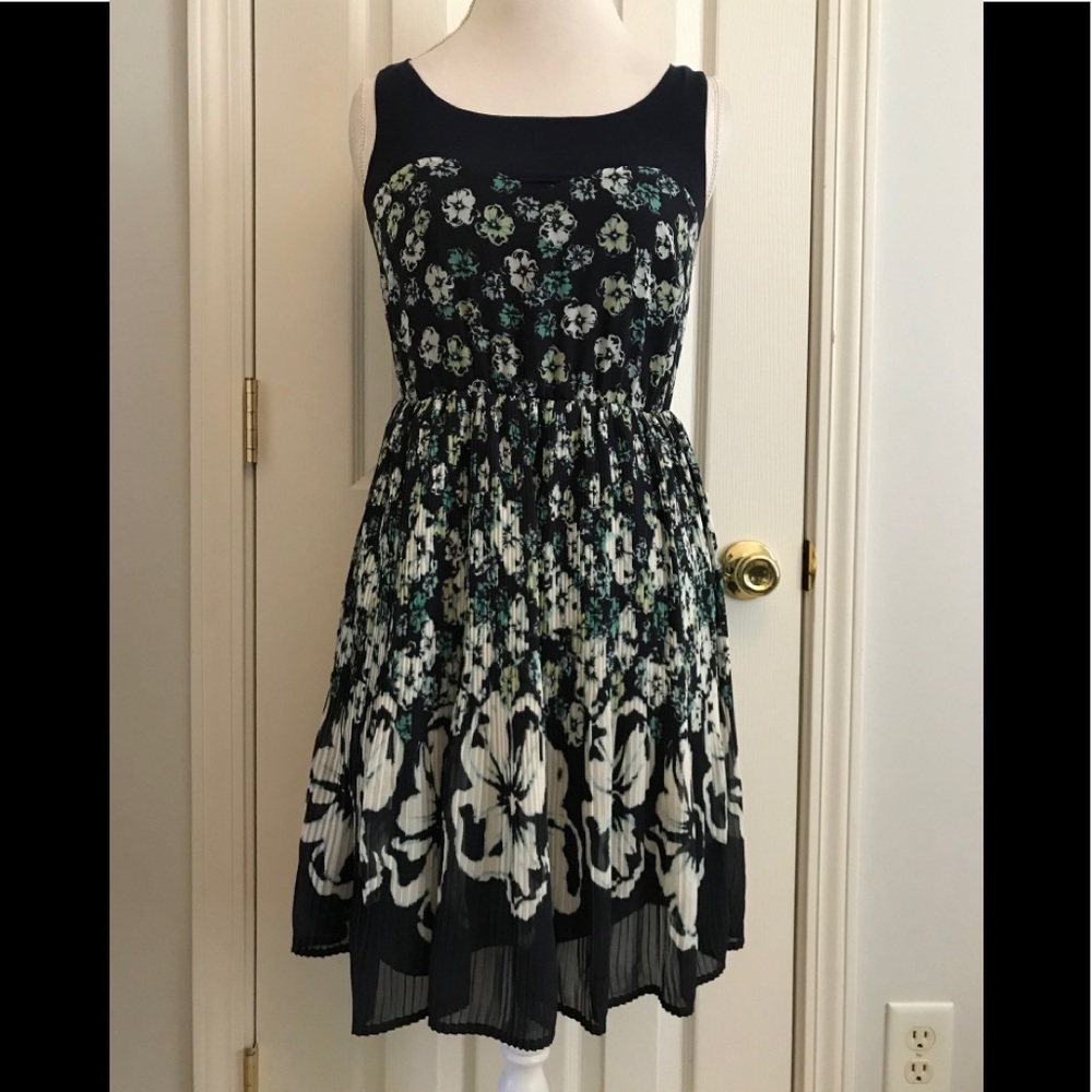 đź’™Cute Navy Blue w/ Flower Print Dress - Picture 1 of 8